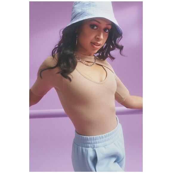 Fabletics Finley Cutout Seamless Desert Nude Beige Bodysuit Size Small - Picture 12 of 12